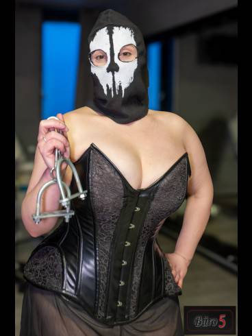 Domina/Bizarrlady bietet Session 5