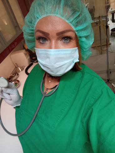 Bizarrärztin Eden Black 1