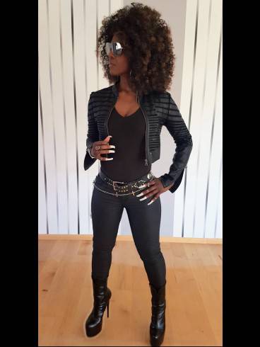 Supreme Black Beauty Domina 3