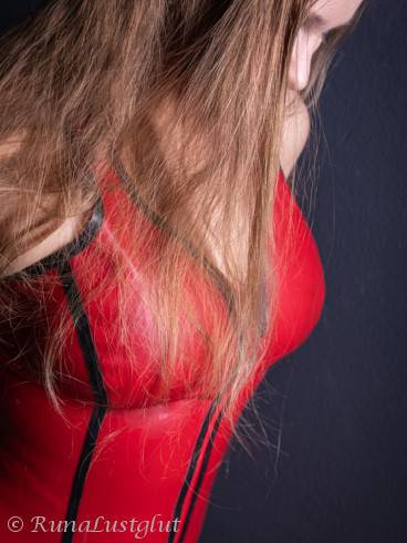 Runa in Latex & Lack 2