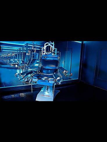 Freudentag! 2 Mistresses & Sklavin O Claire 5