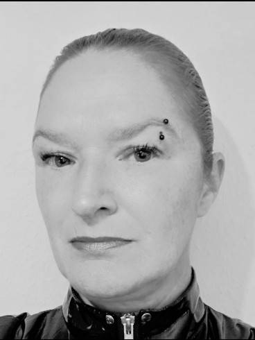 Piercing Session bei Lady Belana 6