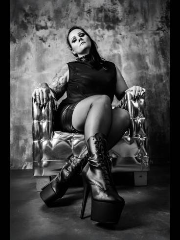 Mistress Scarlett FoXxx 1