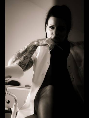 Mistress Scarlett FoXxx 3