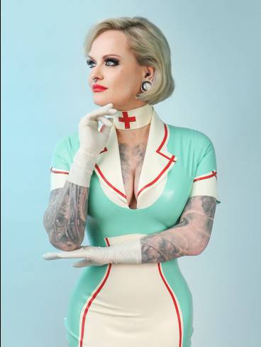 Bizarrärztin Mistress Sinister in Berlin Mai 2026 1