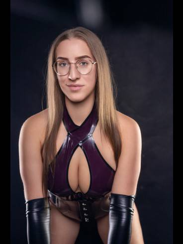 Squirt-Special Kim Throne 6