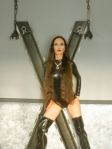 Domina Miss Sandra 9