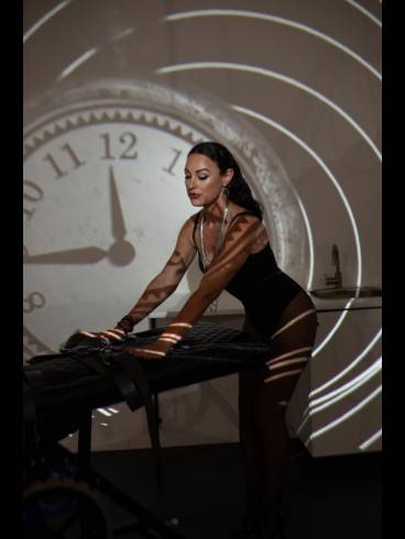 Domina Lady Nika Noire 7