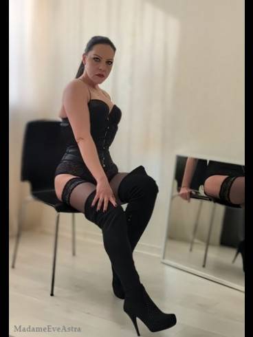 Madame Eve Astra 1
