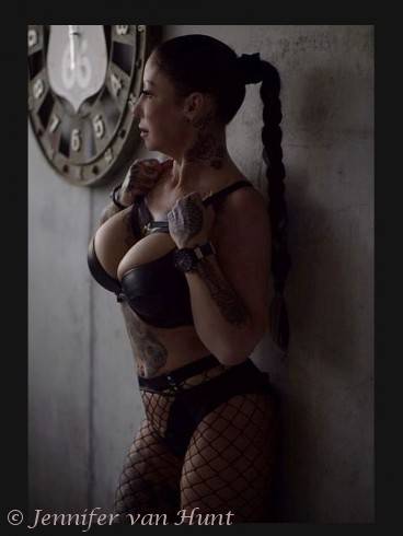 Jennifer van Hunt 30