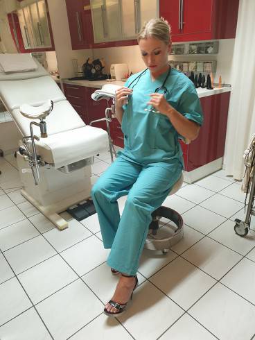 Bizarrärztin Livia 3