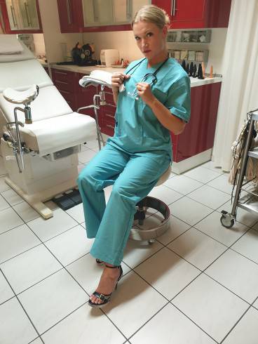 Bizarrärztin Livia 4