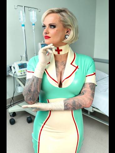 Latex- Kliniksession im Duo 4