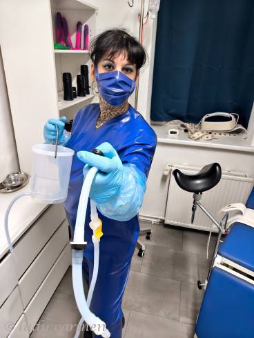 Frau Doktor Carmen 2