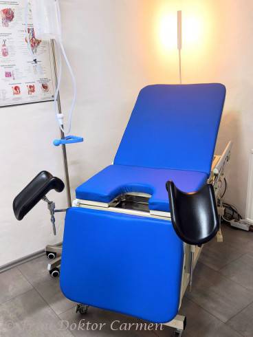 Frau Doktor Carmen 18