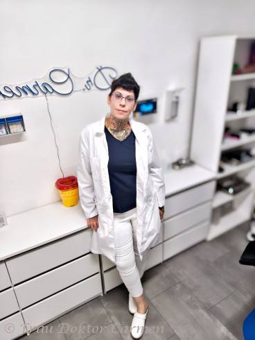 Frau Doktor Carmen 9