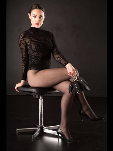 Online Hypnose Domina Nika-Noire 2