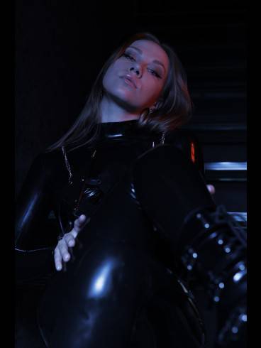SASHA BATHORY 24