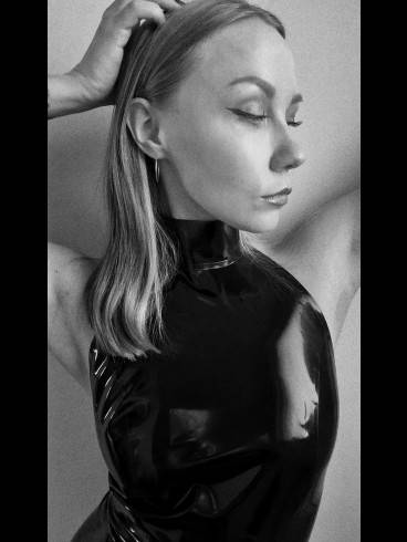 SASHA BATHORY 30