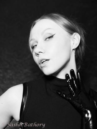 SASHA BATHORY 6