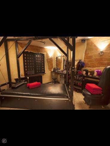 Studio Unschlagbar in München sucht Gastdominas 4