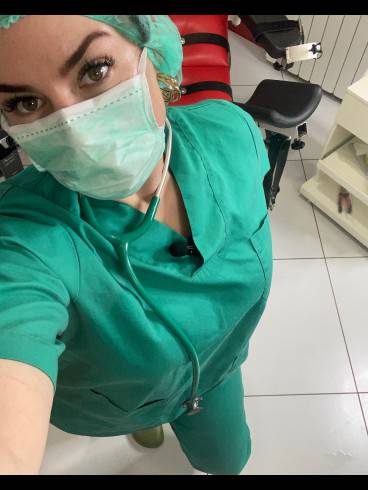 Frau Doktor Loona 7
