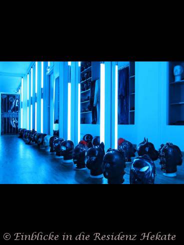 RESIDENZ HEKATE BIZARR SM KLINIK LATEX STUDIO 12