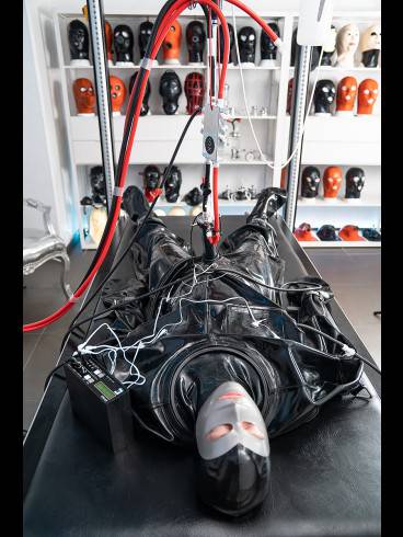 RESIDENZ HEKATE BIZARR SM KLINIK LATEX STUDIO 3