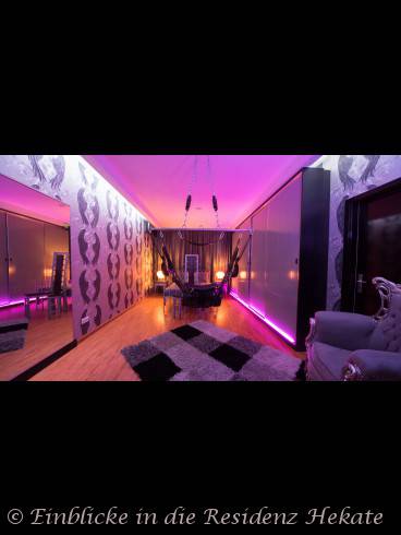 RESIDENZ HEKATE BIZARR SM KLINIK LATEX STUDIO 7