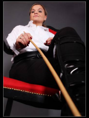 Mistress Kristin - klassische Domina und Metzgerin 7