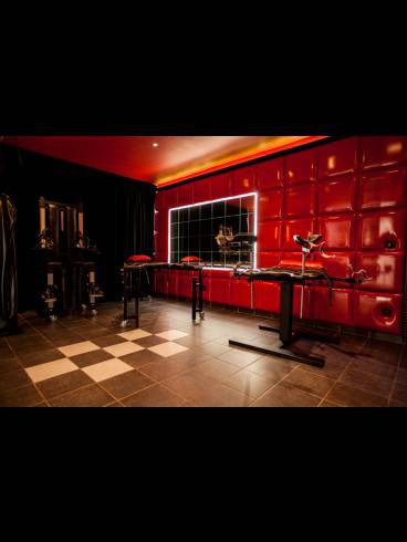 HOUSE OF BIZARRE DREAMS IN DÜSSELDORF 19