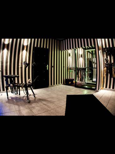 HOUSE OF BIZARRE DREAMS IN DÜSSELDORF 3