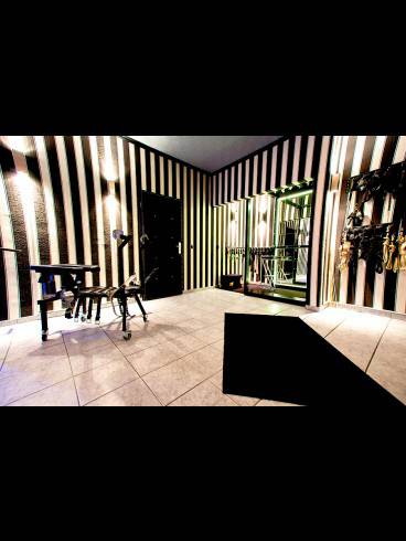 HOUSE OF BIZARRE DREAMS IN DÜSSELDORF 10