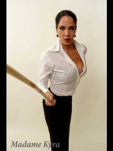 Madame Kyra 64