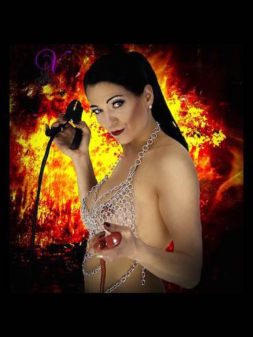 Viola im Domina Studio Refugium 4