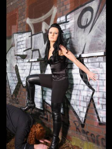 MISTRESS LUCIANA - SCATQUEEN UND SADOLADY 14