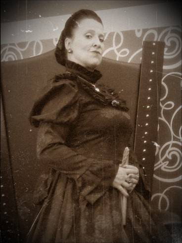 Klassische Erziehung Lady Johanna D. 35