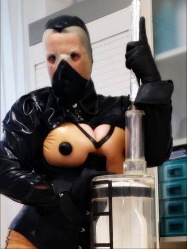 FetischKlinik Dr. Johanna D. 23