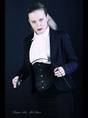 Bizarrärztin Miss Vera Klinik Liebhaberin & Domina 6