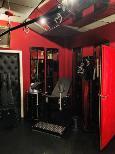 Bizarr & Fetisch Studio Castell Roissy München 2