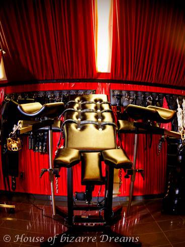 LATEXSUITE HOUSE OF BIZARRE DREAMS IN DÜSSELDORF 18