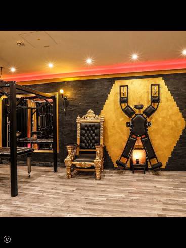 ELEGANCE Etablierte Adresse- PREMIUM Studio 19