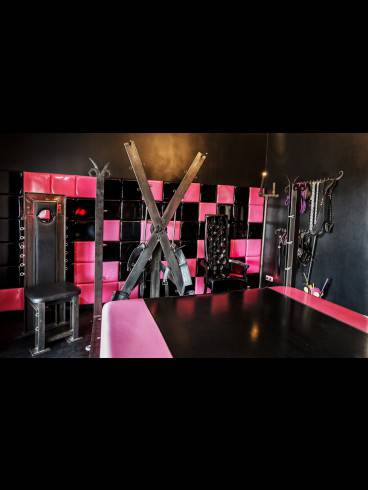 ELEGANCE Etablierte Adresse- PREMIUM Studio 10
