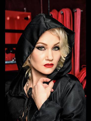 MISS EVA ENGEL im Studio Unschlagbar 63
