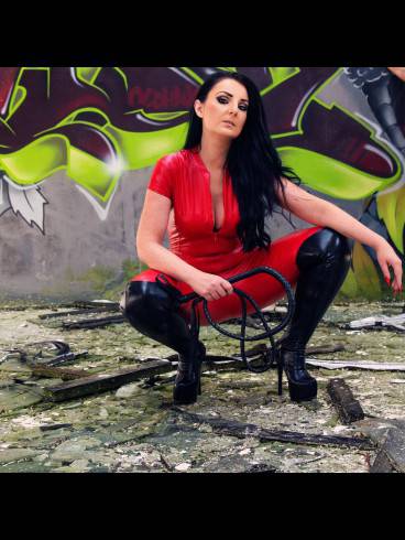 SADO DOMINA KV HERRIN & FISTINGQUEEN LUCIANA 4