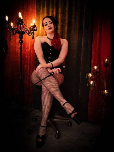 -Skinny Selina- SM LOUNGE 2
