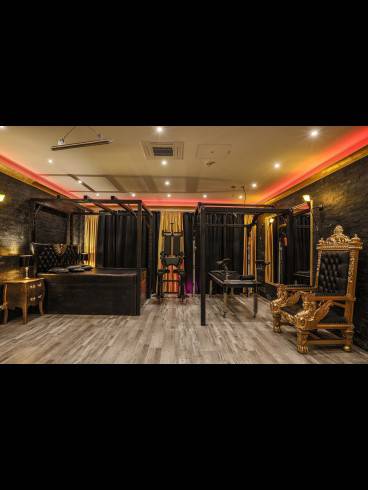 ELEGANCE Mietlocations / Studios 16