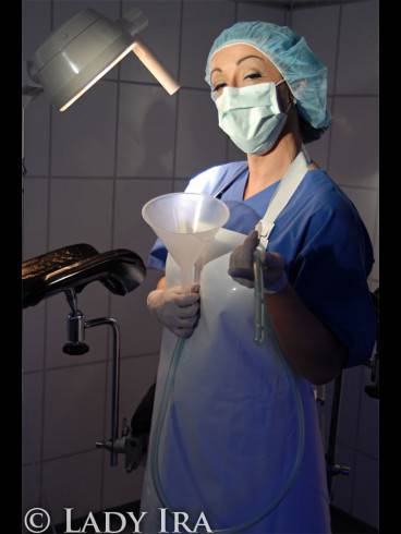 Frau Dr. Ira im Lustwerk Dresden- Fetischklinik 2