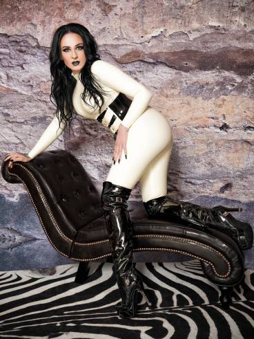Miss Lana Poison 22