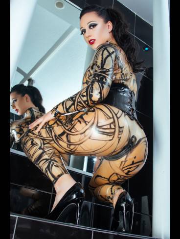 E L E G A N C E Latex & Heavy Rubber -Gummi 39